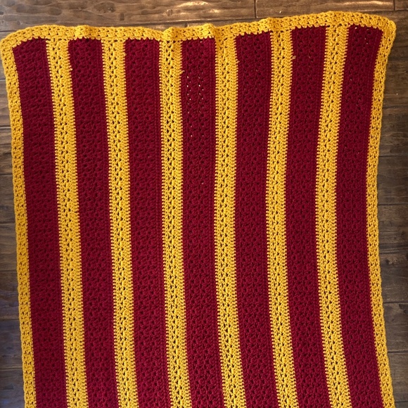 Vintage Handmade Crochet Red/Yellow Striped 69x42 Throw Blanket USC Kansas City - Picture 2 of 7